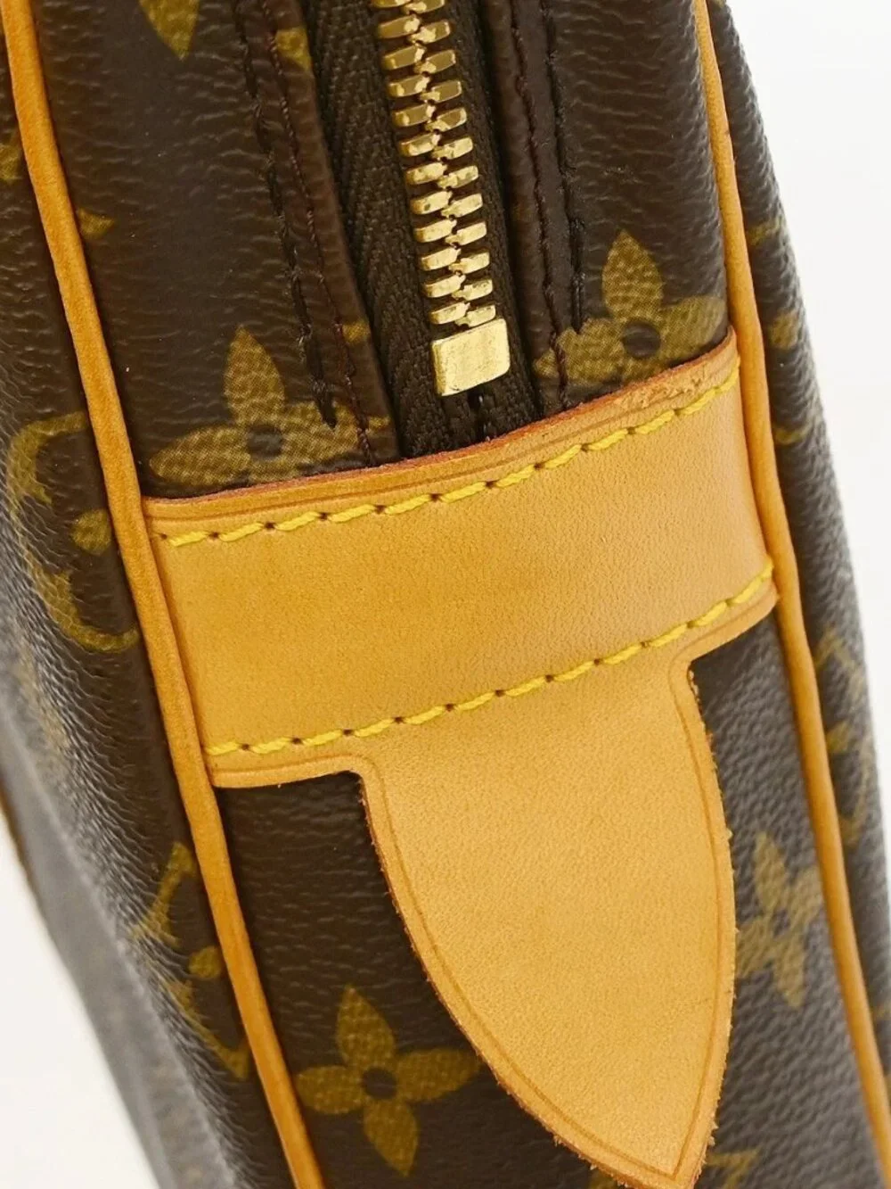 LOUIS VUITTON PORTE DOCUMENTS VOYAGE HANDBAG
